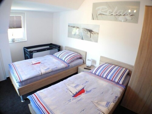 New penthouse apartment in a quiet location lateral sea view