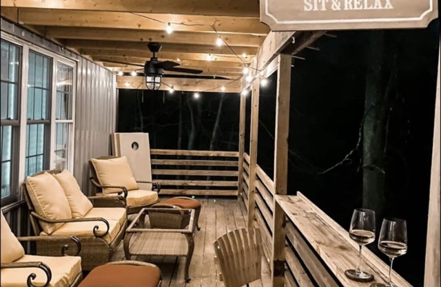 NEW! Private Hilltop Hocking Hills Cabin, Sleeps 14, Hot tub, Firepit