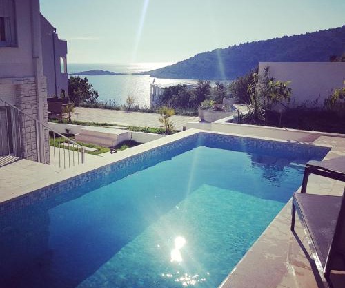 NEW! Seafront Vila Hrvatska