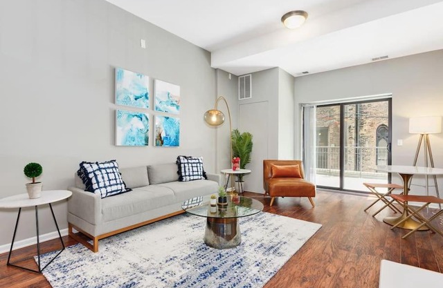 New! Smart 2BR Near McCormick Place