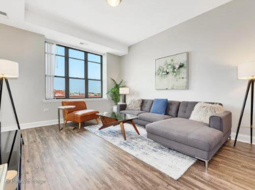 New! Spacious 3BR Apartment near McCormick Place