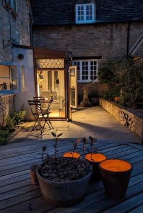 New - Stylish Cotswold cottage