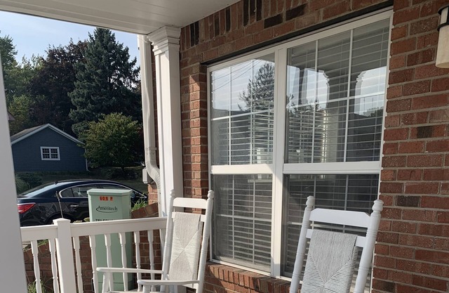 Newly Renovated Condo steps from Lake Maxinkuckee in Downtown Culver