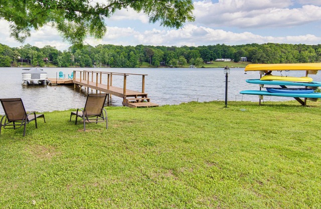 Newly Renovated Lake Bowen Home w/Game Room!