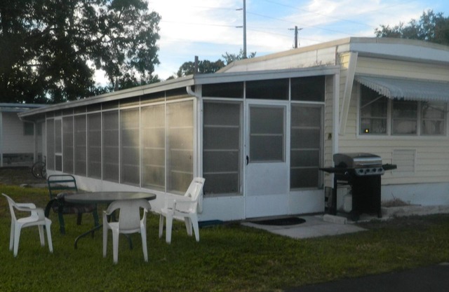 Newly Renovated Mobile home for rent in a 55+ park 2 bdrm/ 1 bath, min 3 month