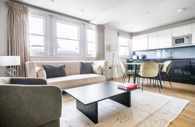 Nice 3rd flr 2BR, close to Portobello Mkt & Ladbroke GrSt, by Blueground