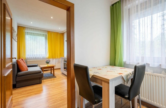 Nice apartment for 2 people with WIFI, TV, balcony and parking