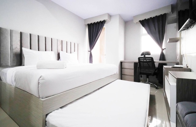 Nice And Comfy Studio At Grand Dharmahusada Lagoon Apartment