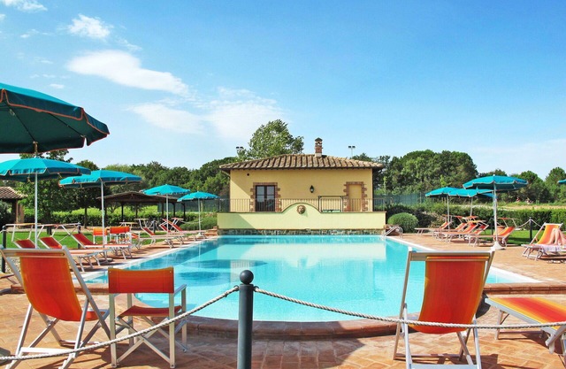 Nice apartment for 2 guests with pool, A/C, WIFI, TV, patio, pets allowed and parking