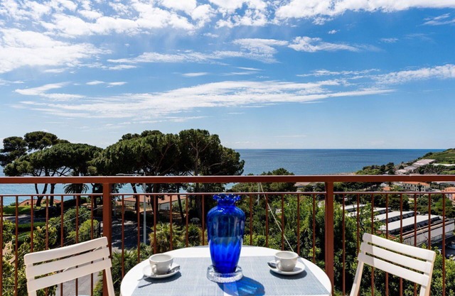 Nice apartment for 6 people with WIFI, A/C, TV, balcony, pets allowed and parking