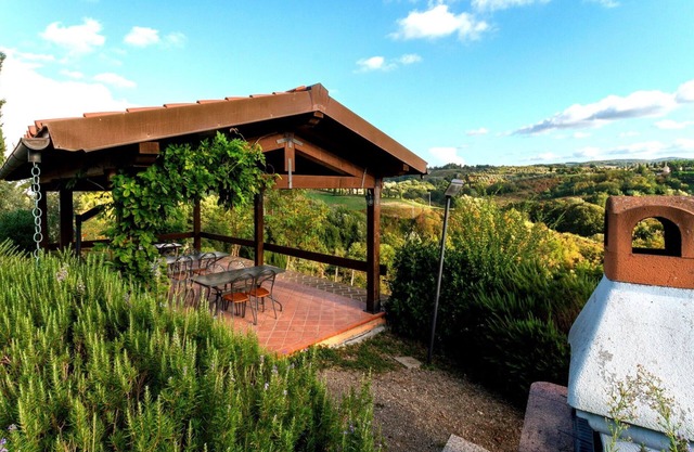 Nice apartment with A/C, WIFI, pool, TV, terrace, panoramic view and parking, close to San Gimig.