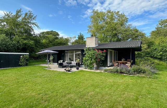 Nice home in Tisvildeleje with WiFi