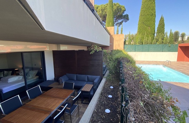 Nice, splendid studio terrace swimming pool, ideal 2/3 p, Fabron , airport 5km