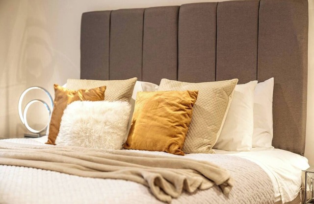 Niru Experience Jewel of Ifield Road