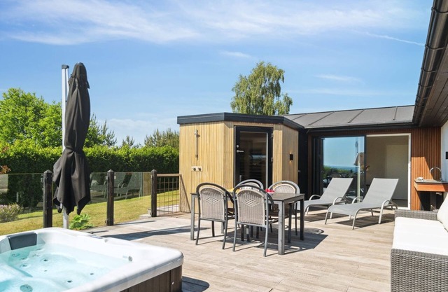 "Niska" - 200m from the sea by Interhome