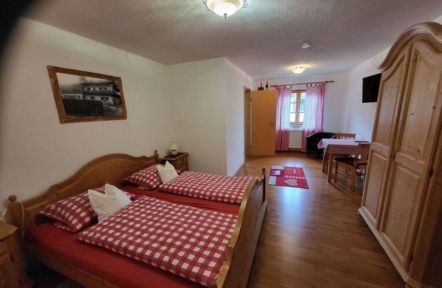 No 4 double room - for 1-2 persons, shower/WC