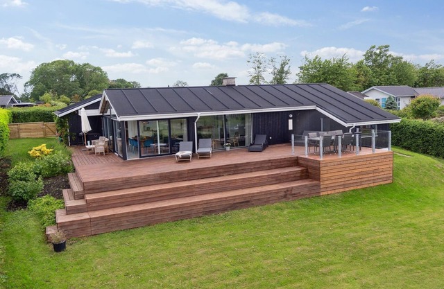 "Nora" - 100m from the sea by Interhome