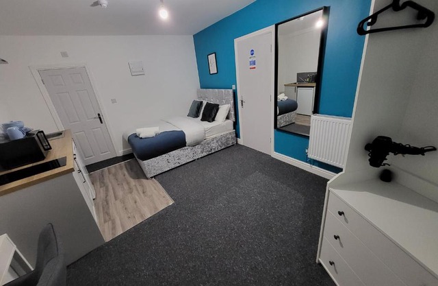 Nottingham Forest Rd, Short Stays