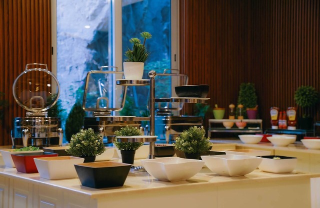 Nour Al Thuria Hotel