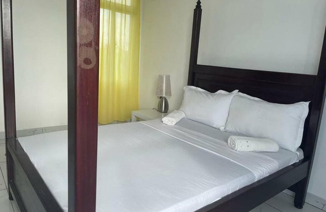 NYALI LIEMRA HOME 2 bedroom apartment Lavish condo FreeWifi &Netflix