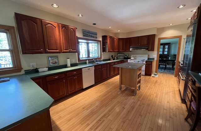 Ocean Bluff, Deer Isle - Private Beach!