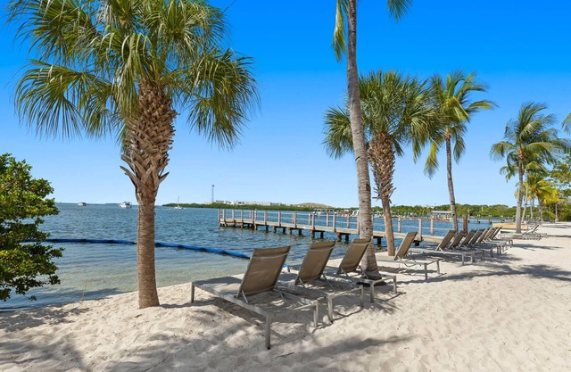 Ocean Front 1BR Suite With Direct Beach Access