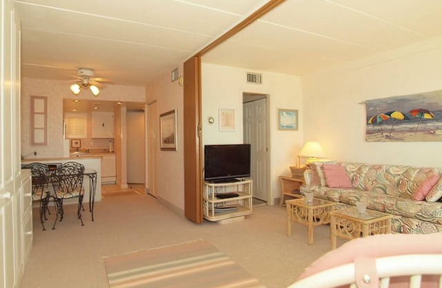 OCEAN FRONT CONDO. ENJOY YOUR MORNING COFFEE SITTING ON YOUR PRIVATE BALCONY WATCHING THE SUNRISE.