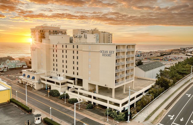 Ocean Key Resort Directly Across the Street from Beach with Balcony!