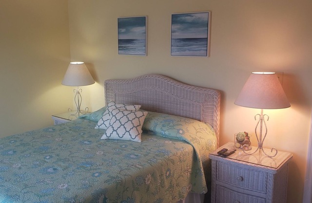 Ocean Side Beach Condo in Family Friendly Community! Oceanfront pool!!