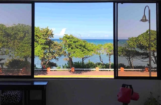 Ocean View 3bedroom With Amazing View in the Middle of Town Late Night Walks