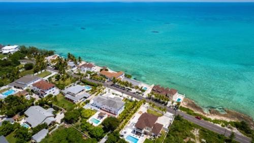 Oceanfront Home 35 steps into the SEA! Private Pool! Just bring Snorkel Gear!