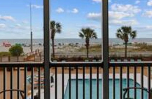 Oceanfront, Pool, Elevator - 3 BD Pelican's Watch on Shore Drive