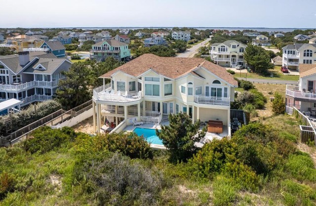 OCEANFRONT, Private Pool, Close to Beach Access, Ocean Views, Pool Table, WL925, Iselin