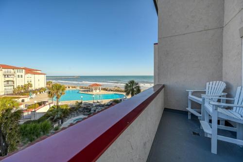 Oceanfront Resort Living with 3 pools, waterfall, restaurant