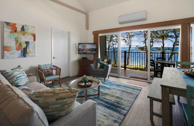 Oceanfront Resort Condo w/ A/C in Old Town Kapa’a!