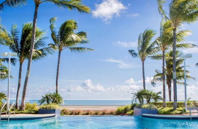 Oceanfront Resort, Thanksgiving Week, Infinity Pool, Hot Tub, Sleeps 6, Hyatt