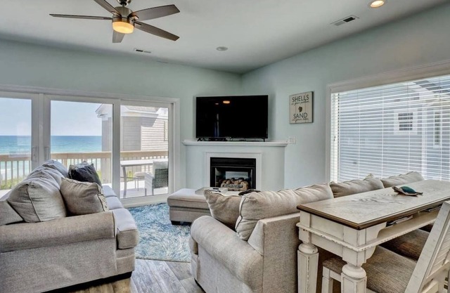 Oceanfront 5bed w/POOL in Village of Stump Sound.