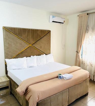OD-V!CK'S LUXE, WUSE DISTRICT, Swimming Pool, Gym, WiFi, 24hr power, security, Dstv