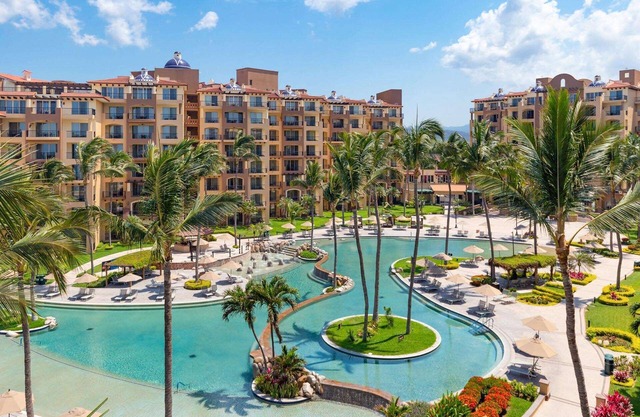 On the ocean, beach front 2 bedroom Condo unobstructed views! on miles of Beach!
