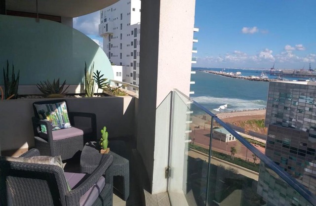 One bedroom appartement with sea view enclosed garden and wifi at Casablanca