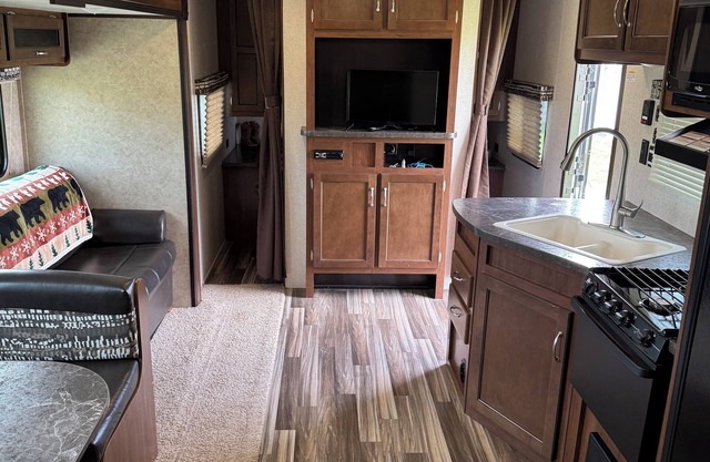 One Hr from Jackson Hole Wy sets this 24’ camp trailer in beautiful Tetonia, Id