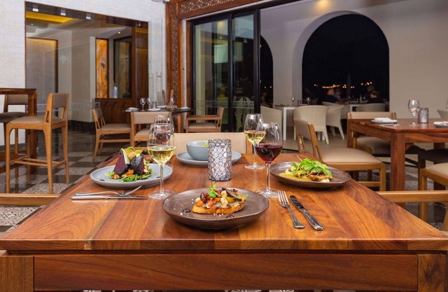 One of the best resorts in Los Cabos, gorgeously equipped 2 bdrm suite