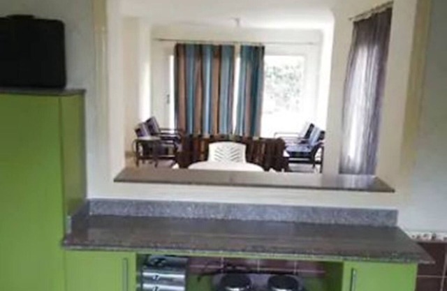 Only 10 minutes from: HBE Airport, Mediterranean beach, Daily-shopping Market.