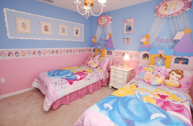 Only 2 Miles 2 Disney-FREE Water Park- Pool-Spa- Game Room-Huge Playhouse & WiFi