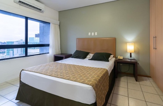 OTH1303 Flat na Ilha do Leite, Recife, um quarto Em um dos mais importantes polos médicos do país