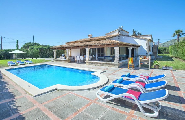 OWL BOOKING VILLA PESO - 15 MIN WALK TO THE BEACH