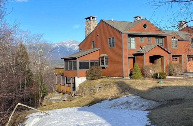 P4 NEW Ski-in Ski-out Presidential View luxury home w garage ping pong