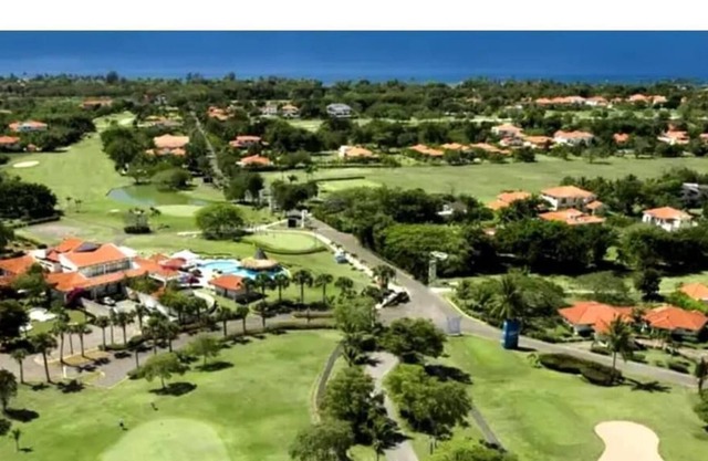 Palatial Metro Country Club Villa