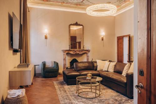 Palazzo Tamanti - 4BR 6 Bath Estate Home in Montalcino Center
