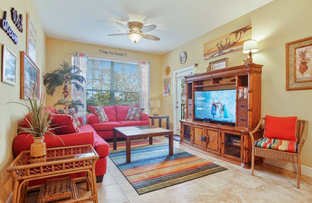Palm Tree Paradise! Bright Tropical Fun with “Frozen” Bedroom - 3 mi from WDW